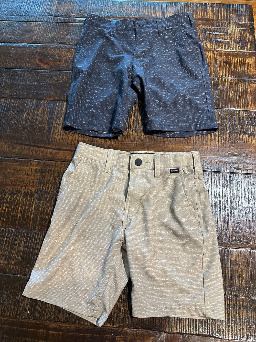 Hurley heathered Kids Shorts in Black and kaki. Size 7.
